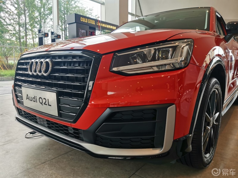 30天拍车挑战#橘红色调的奥迪q2l小巧灵动,颜值颇为不错,适合年轻