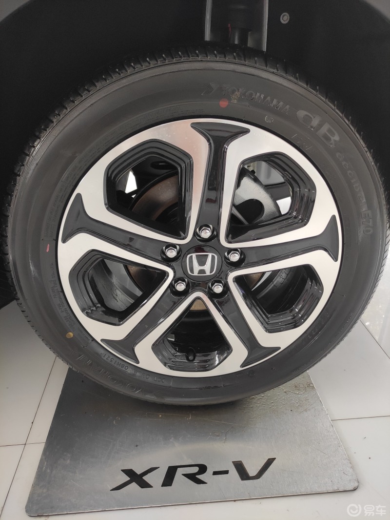 本田xrv的轮毂设计的很好看像一个风火轮双色拼接的