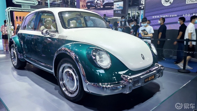 2021成都车展这款欧拉的朋克猫太酷炫了很喜欢跑在路上一定是最靓的仔