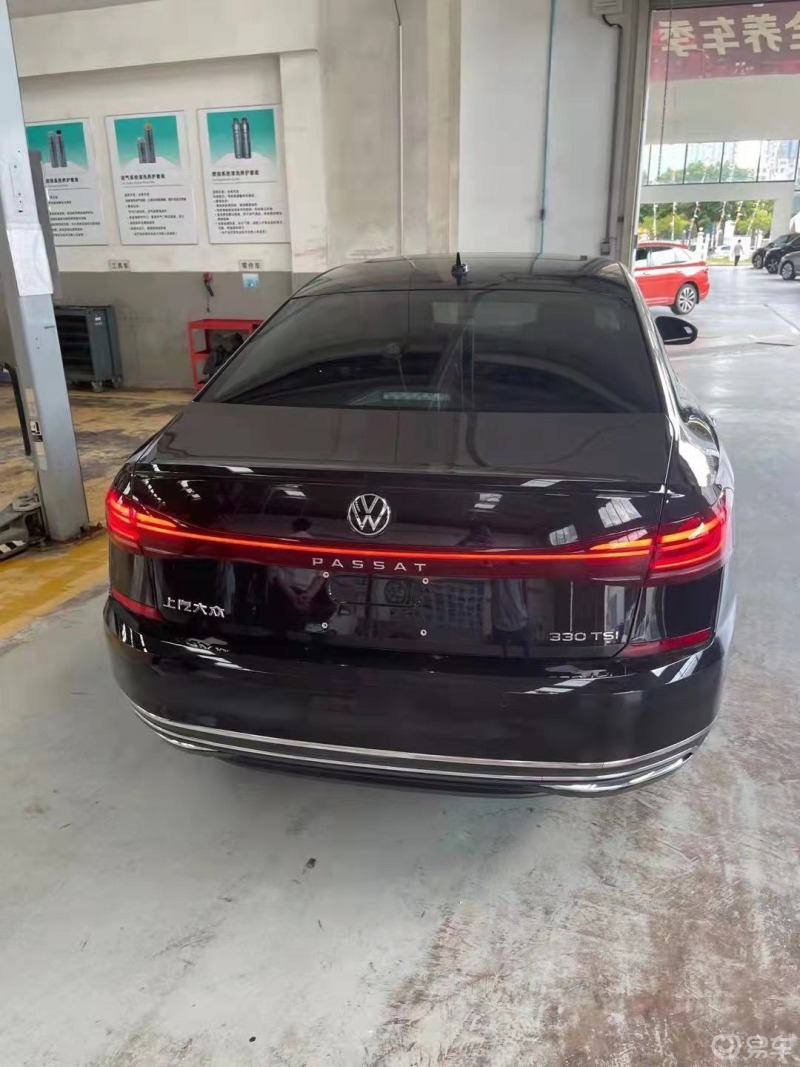 新款的帕萨特确实好看贯穿式尾灯确实不错帕萨特