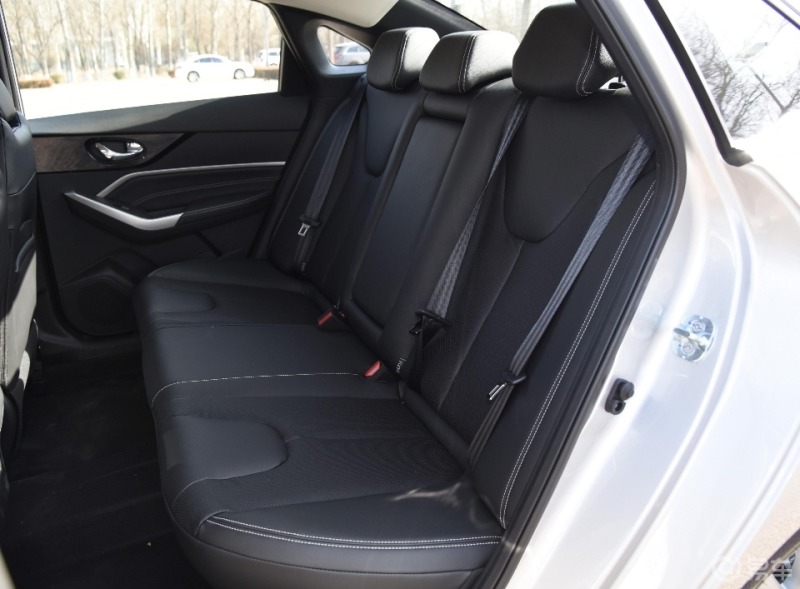 启辰d60的空间家用够不够啊