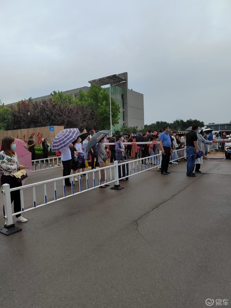 步入大学的校门