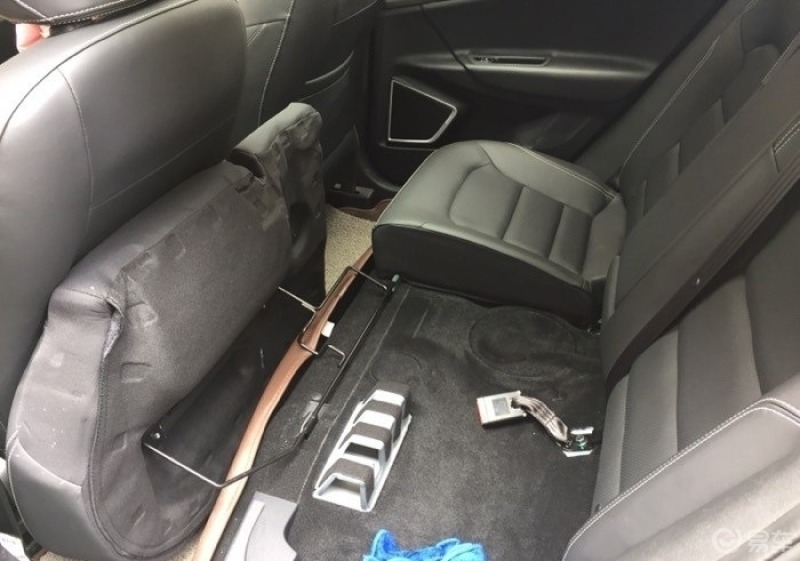 帝豪gs后排的魔术变化大空间当初试驾的时候我最先看的都是后排空间