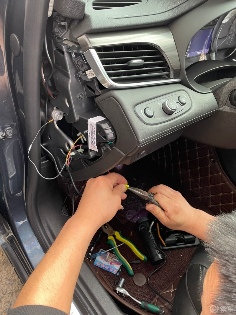 君越安装行车记录仪降压线这样可以腾出点烟器插孔车里的线也不乱完美