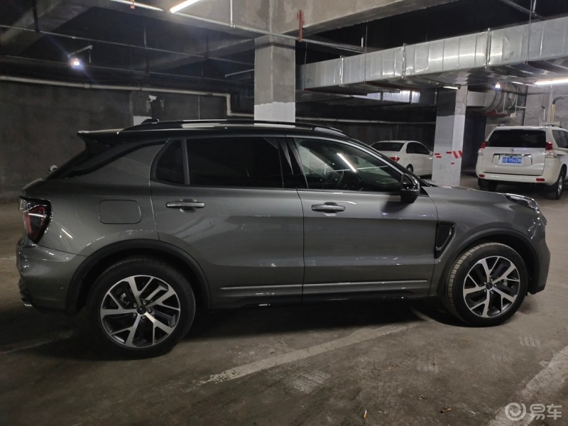 水泥灰的也挺好看,有点时间限量版的感觉了._领克01社区_易车社区