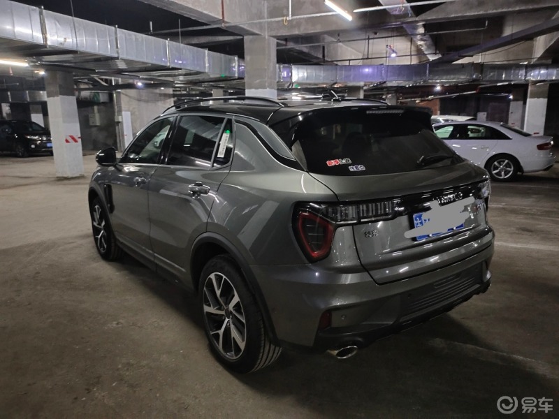 水泥灰的也挺好看,有点时间限量版的感觉了._领克01社区_易车社区