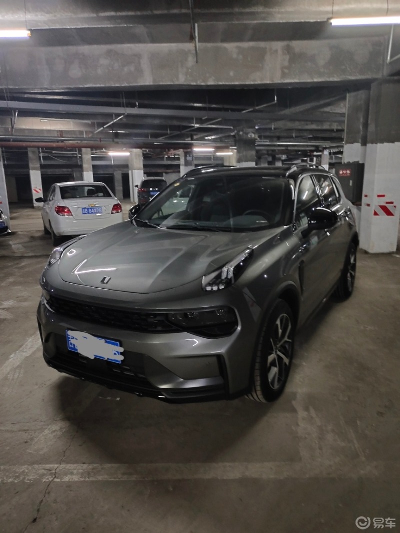 水泥灰的也挺好看,有点时间限量版的感觉了._领克01社区_易车社区