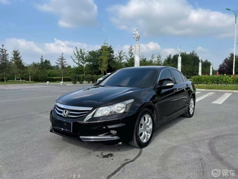 每日打卡#空间大动力强操控性很好的八代半雅阁,开不坏的经典非常