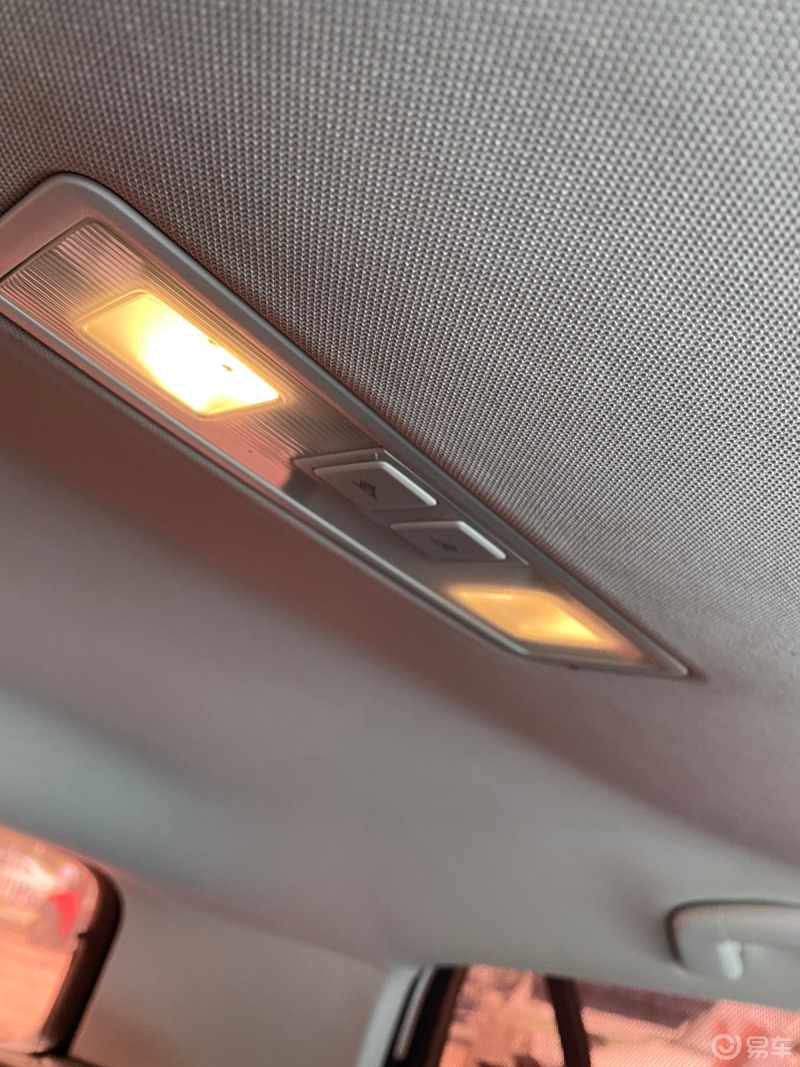 晒汽车配件高尔夫这款车型的阅读灯日常使用起来个人觉得还是非常不错