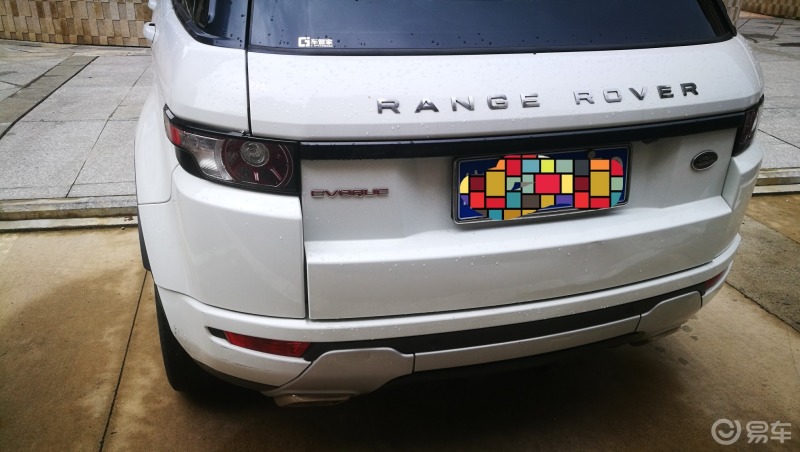 每日一拍#路虎车,黑顶白车身,视觉冲击力强.