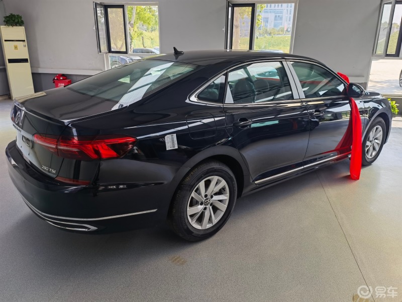 新车帕萨特280大众帕萨特14t原指导价185900现价13