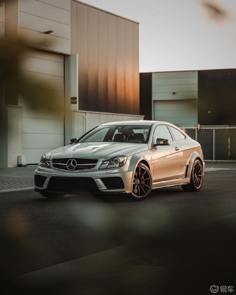 每日打卡#梅赛德斯-奔驰 c63 amg black series,6.3排量