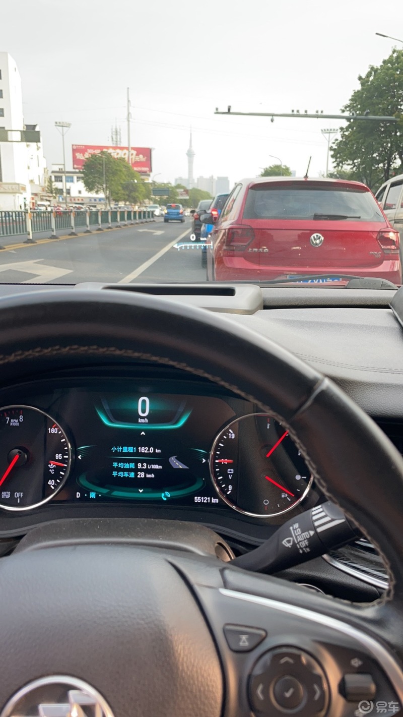 为什么受伤的总是我呢010101准备开车回家了我直行旁边的雅阁