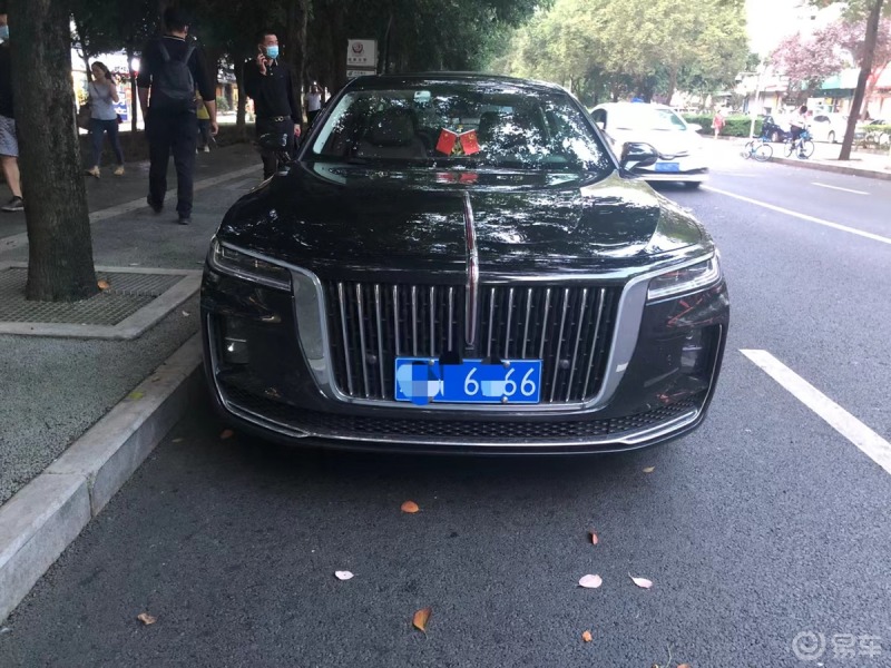 红旗h9国产之光崭新红旗h9车牌也很6值得拥有哦