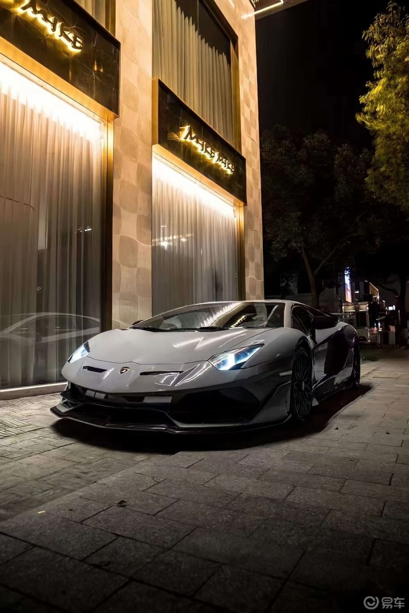 月亮顶级18款兰博基尼svjalcantara已瘦