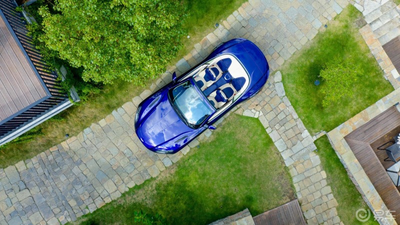 阿斯顿马丁db11volante心中理想的出游座驾