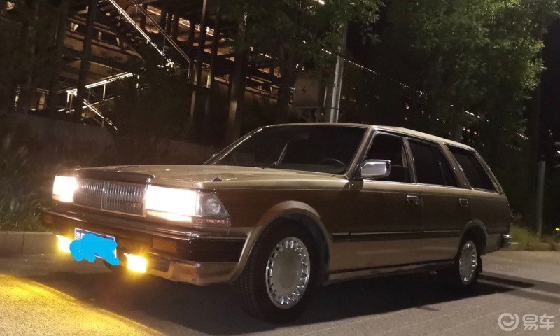 经典车型1997年的尼桑y30方正外观的旅行车设计有那个年代特有的感觉