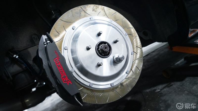 雷克萨斯ls430xf30改装rotora刹车