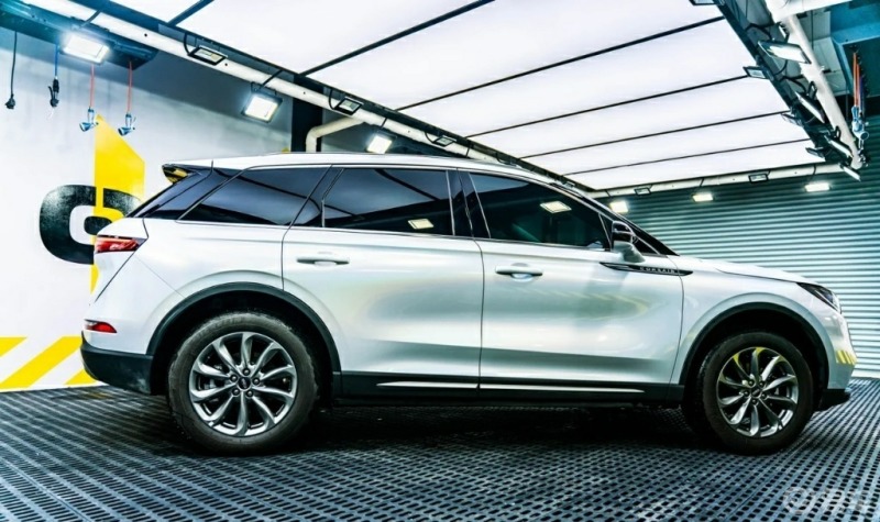 冒险家打卡活动#给大家分享一个贴了白色车衣的效果.