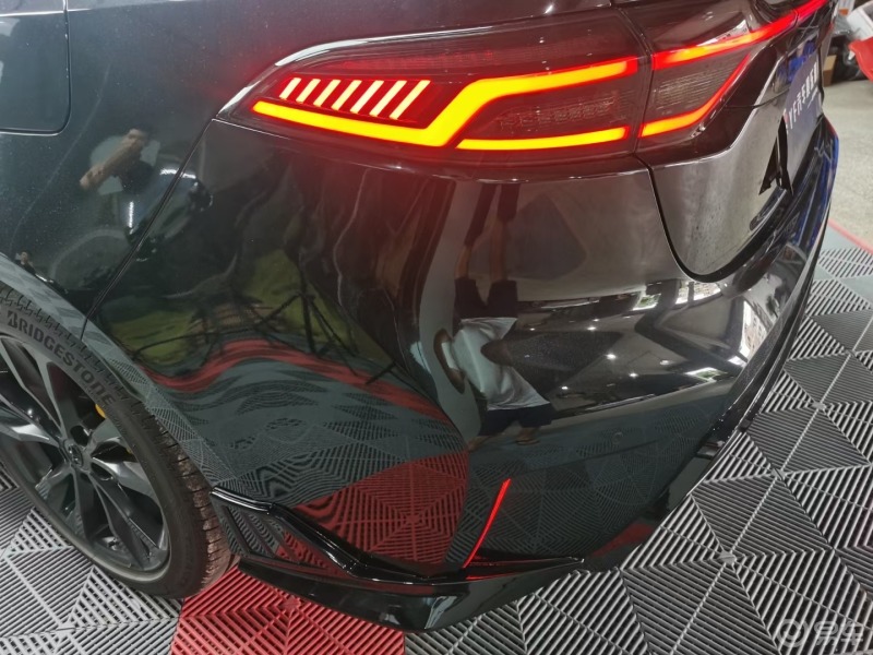 雷凌黑武士安装完毕1熏黑贯穿尾灯总成后杠灯2前铲侧裙后包角尾翼