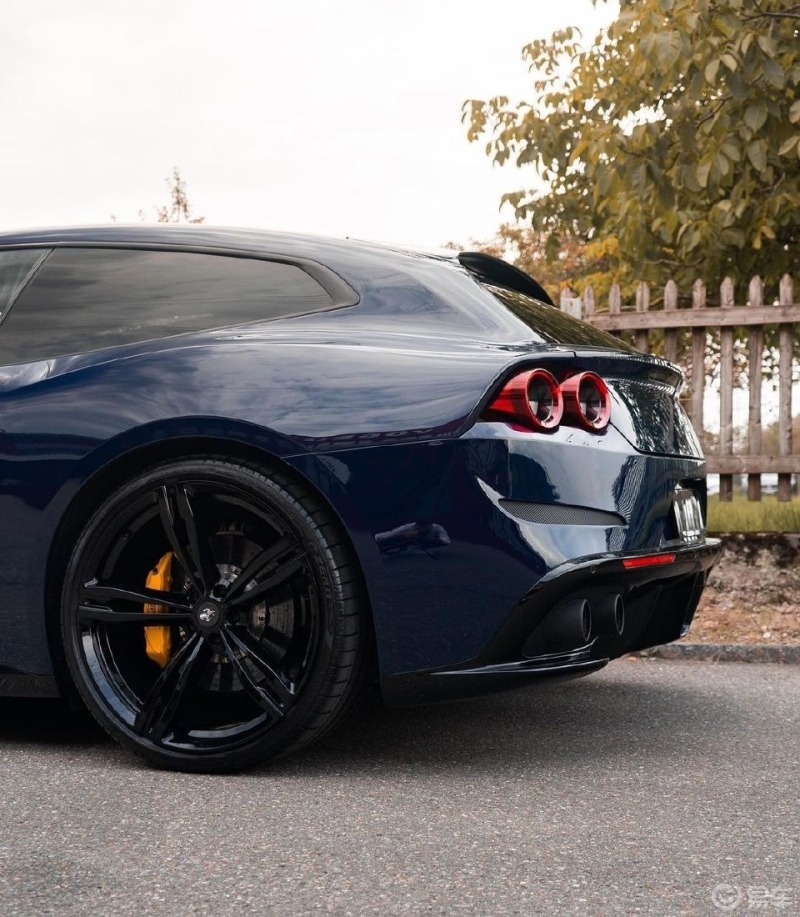 法拉利 ferrari gtc4lusso