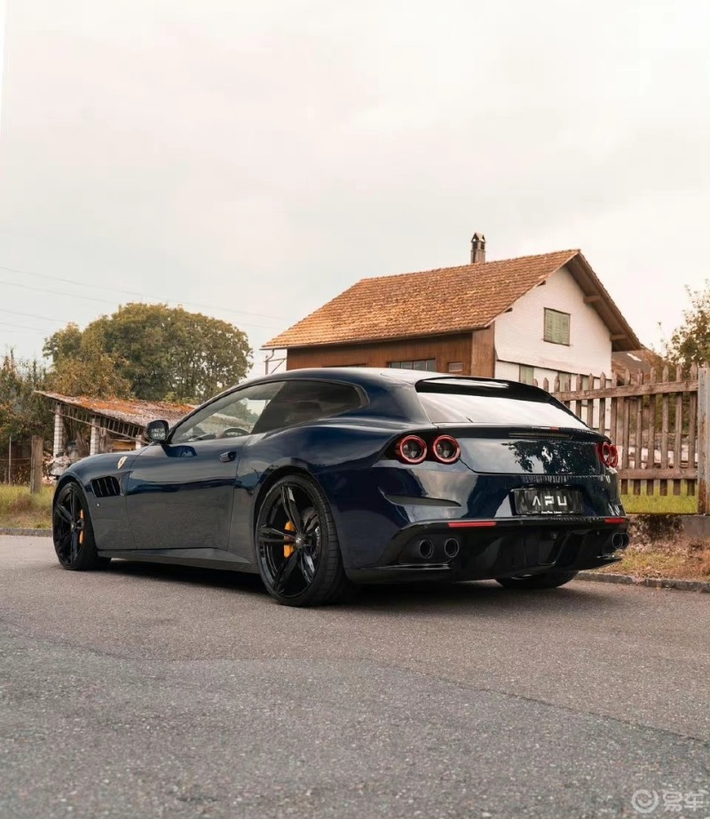 法拉利 ferrari gtc4lusso