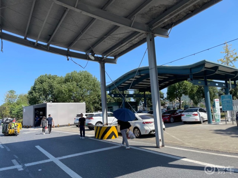 桐庐服务区实拍知道换电不用排队而且只要5分钟后都投来了羡