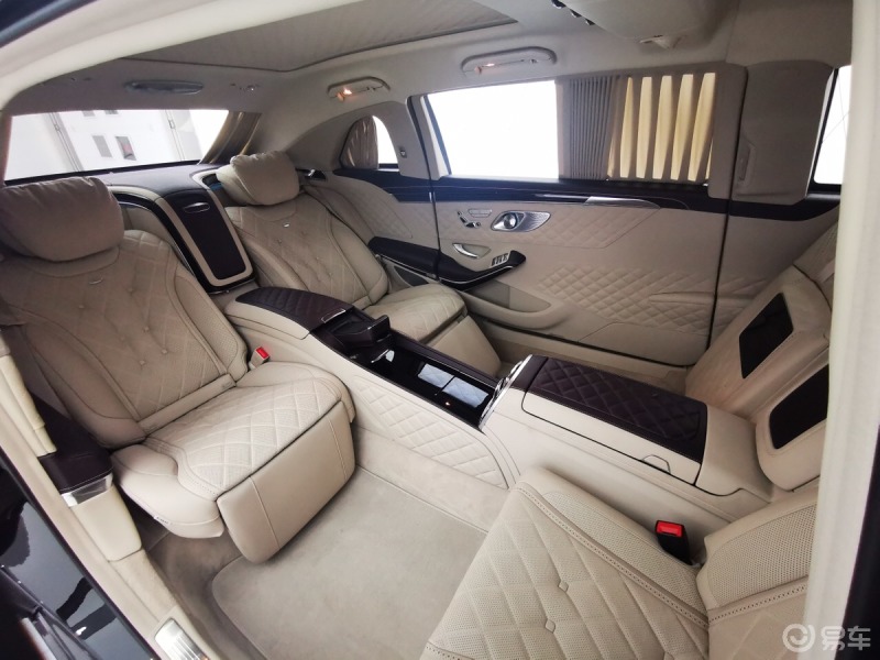 迈巴赫s680普尔曼黑米全新中规车全国8台