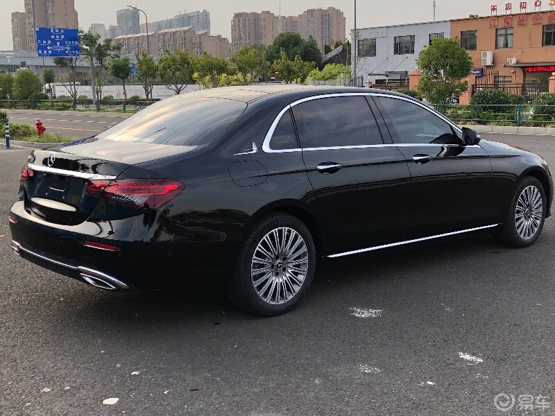 2021年6月奔驰e300 4s店无现车 加价
