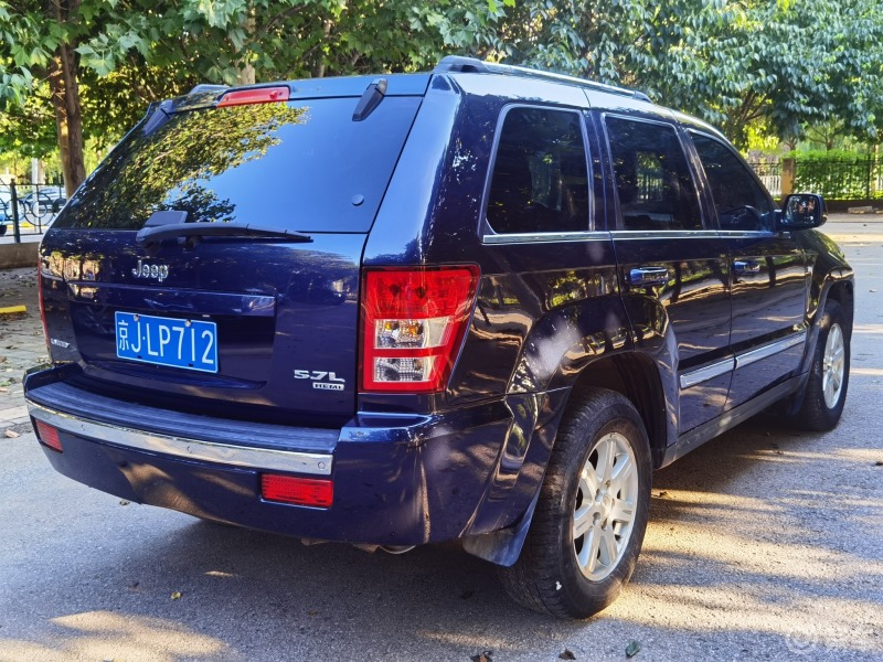 09年大切诺基57v8