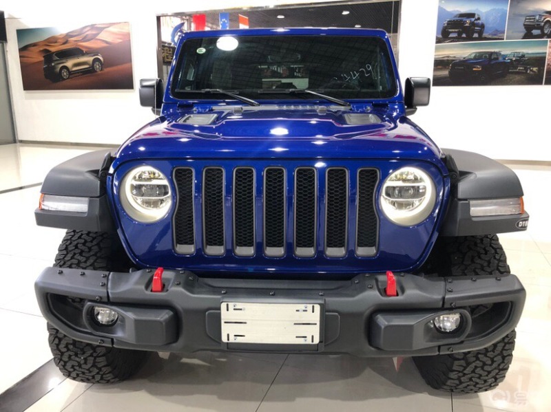 越野车我怎么那么喜欢蓝色呢你们都喜欢啥颜色呢