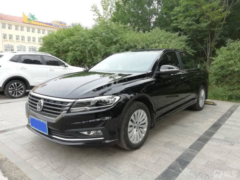 成交价我的爱车是18款朗逸plus新款车型采用新平台制造车身加长加宽