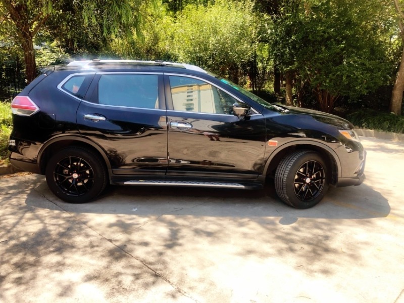 日产奇骏轻度改装14款奇骏改变了以往老款方方正正的格局,更加的圆润