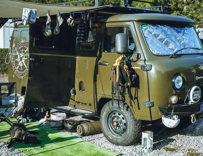 战斗民族uaz瓦滋4驱面包床车改造案例