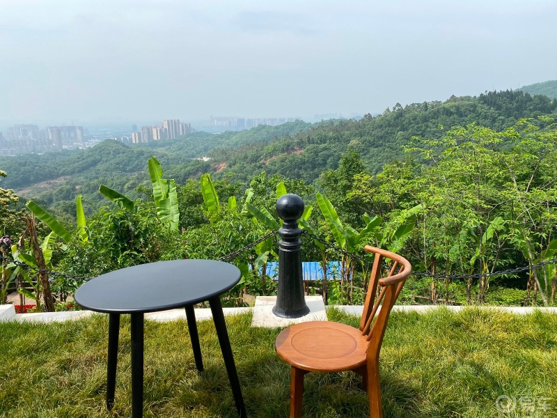 周末就是将生活调回自己喜欢的频道打卡成都网红地龙泉山等风来