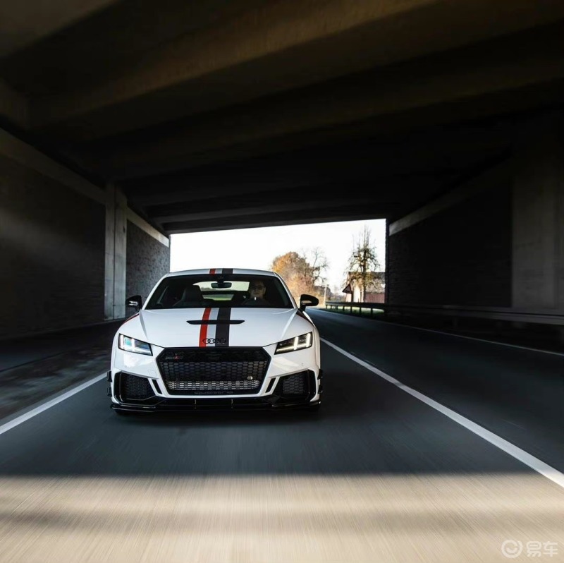 奥迪ttrs40jahrequattro为庆贺奥迪quattro