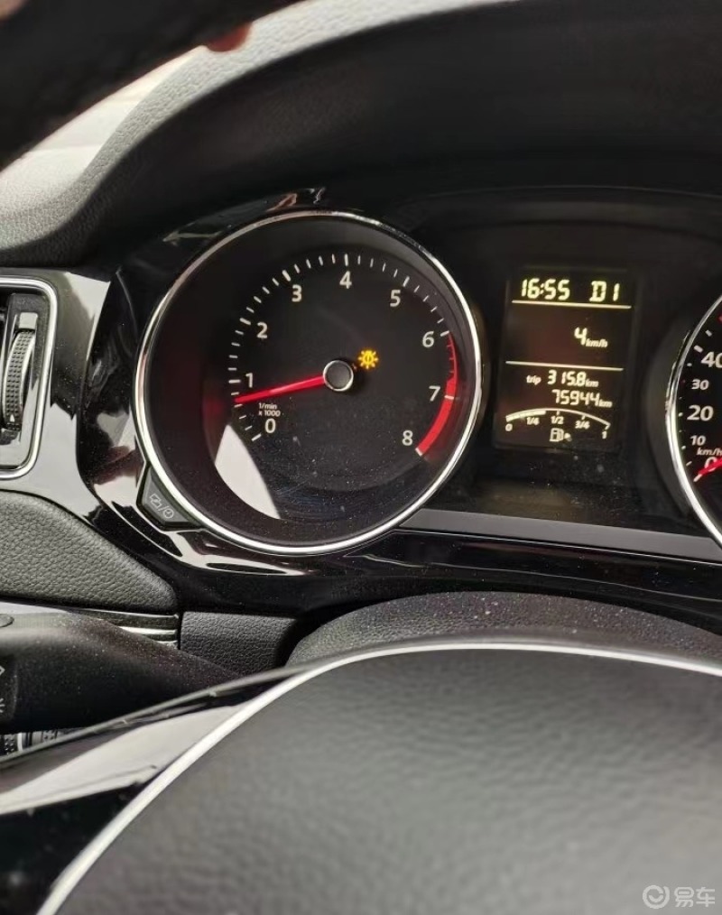 速腾转速表上出现了小太阳的标志,xdm这是什么意思?00