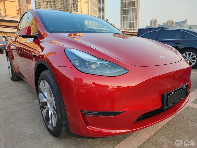 my北京车友会# 恭喜又一位车友喜提爱车,红色特斯拉是中国红,貌似上