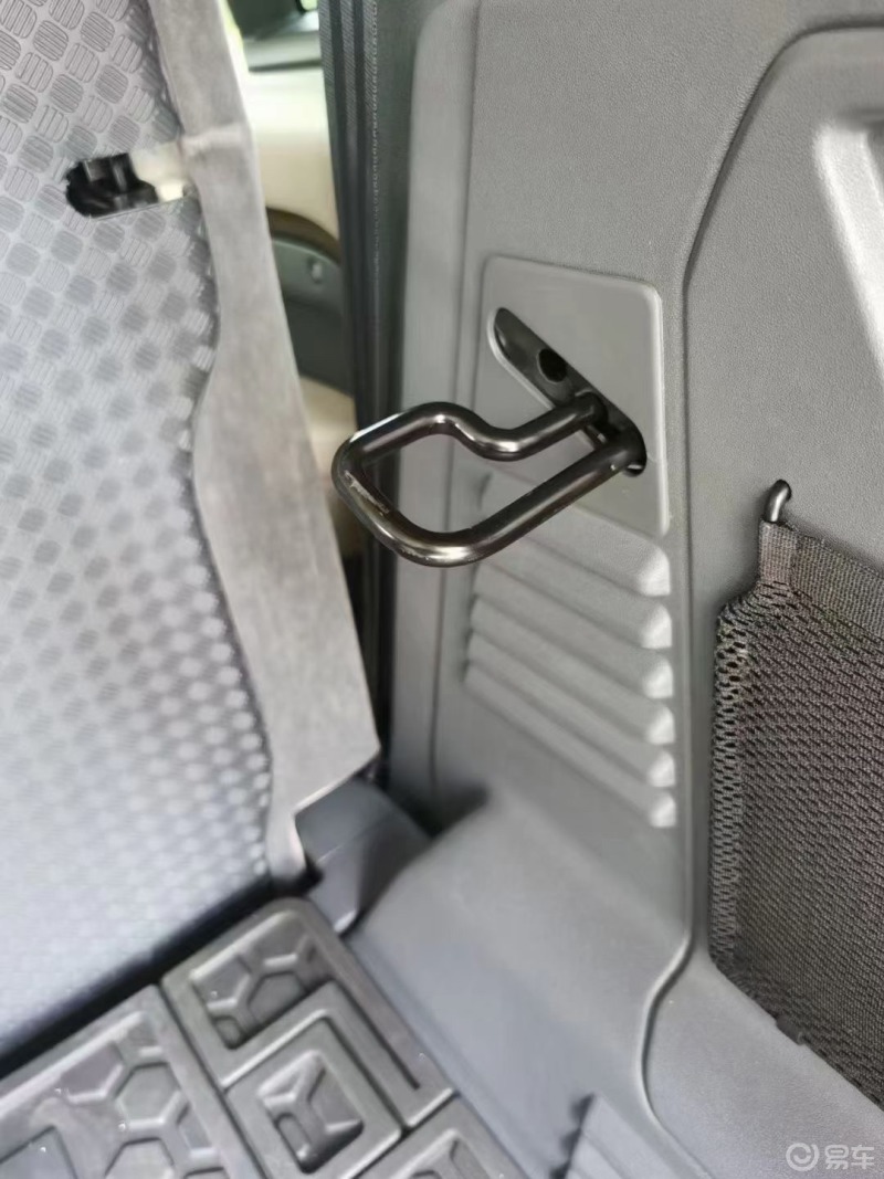 路虎卫士后排座椅调节锁扣