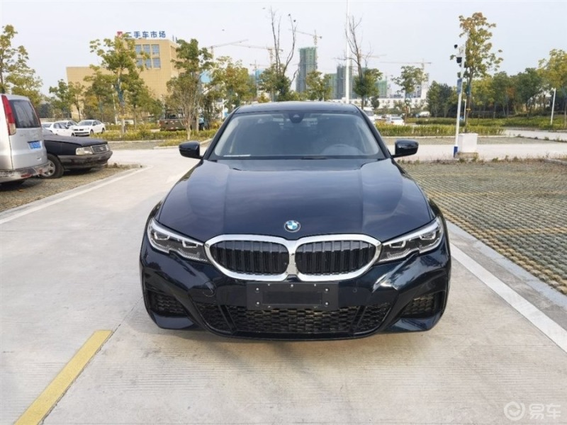 y1s1宝马三系这款车的舒适体验还是很好的