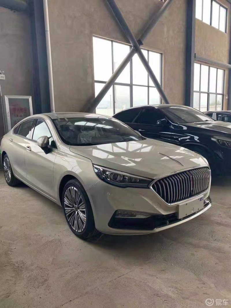 独一台金色现车新到22款红旗h5指导价149800大轮毂增加后备箱感应开启