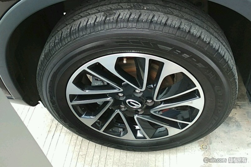 传祺gs4plus轮胎可以更换大些的么