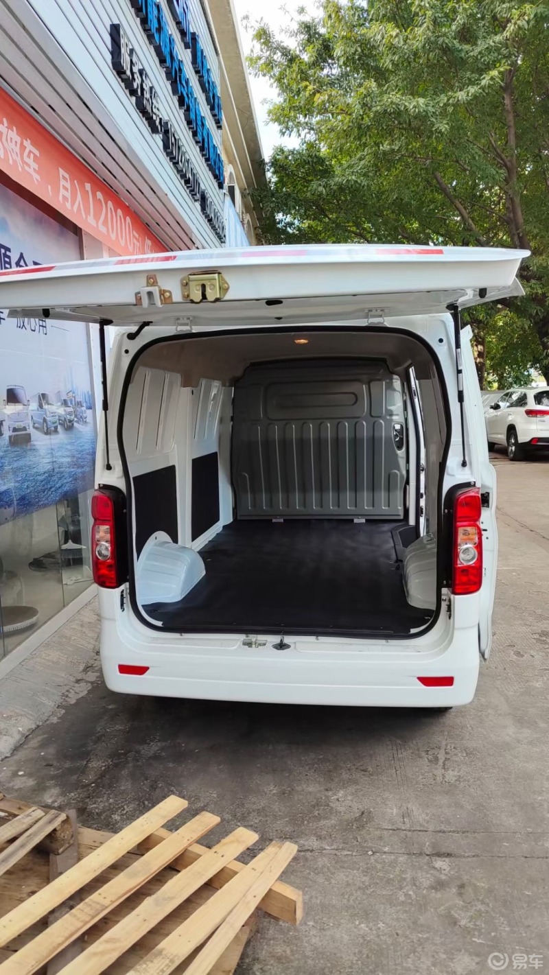 长安睿行em60em80续航300宁德时代电池车速可达100码低