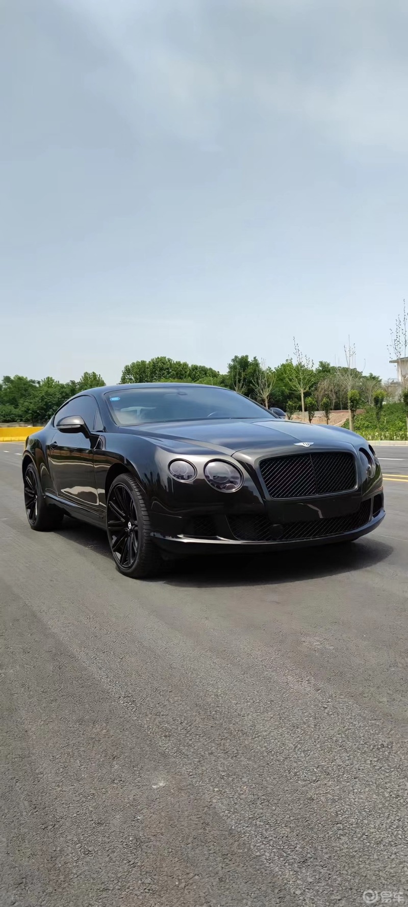 礼物新到极品16款宾利gt60t双涡轮唯一黑武士