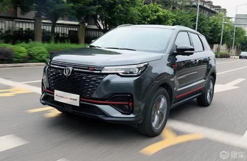 2022款长安cs55plus霸气外观惹人爱