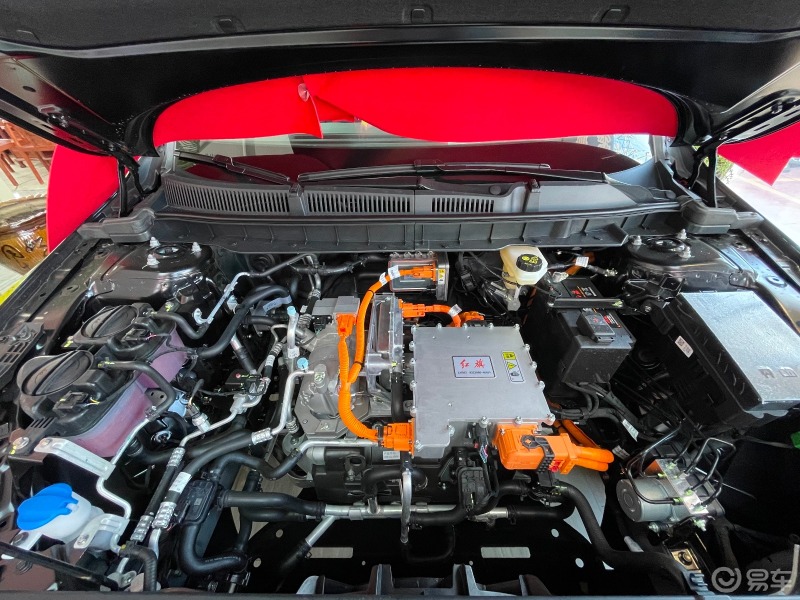 好事成双锦绣旗遇2000台红旗eqm5月底上线长春这车好在哪来一探究竟