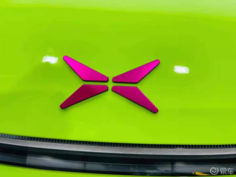 小p的新车标颜色我做主