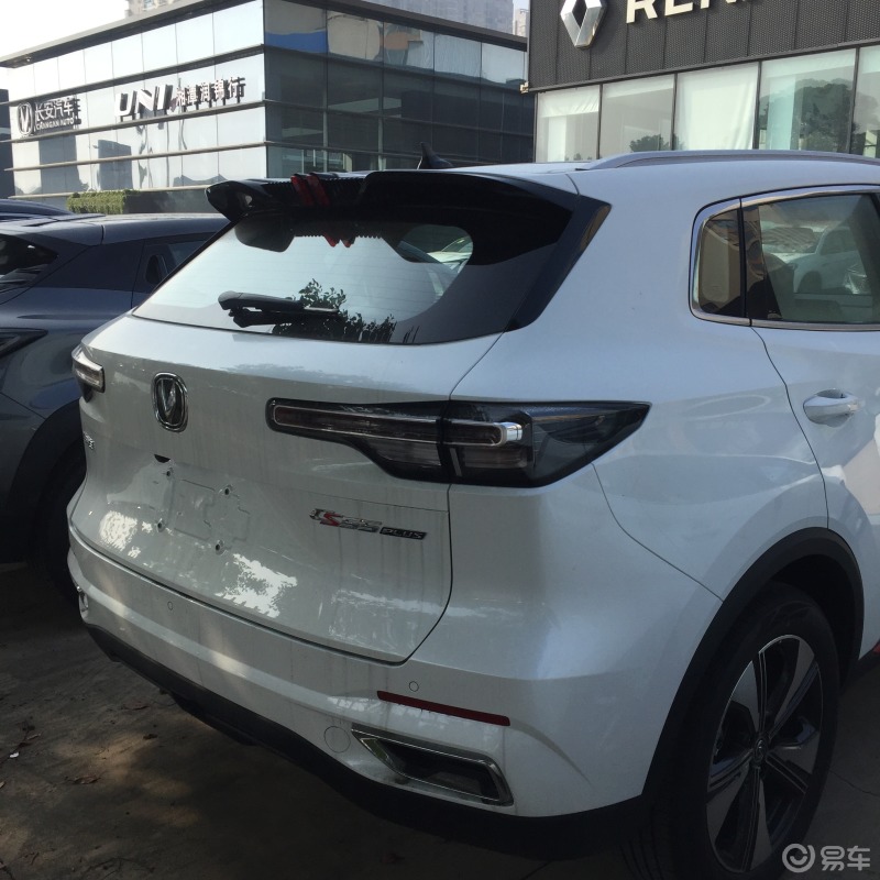 长安二代cs55plus白色现车太酷了