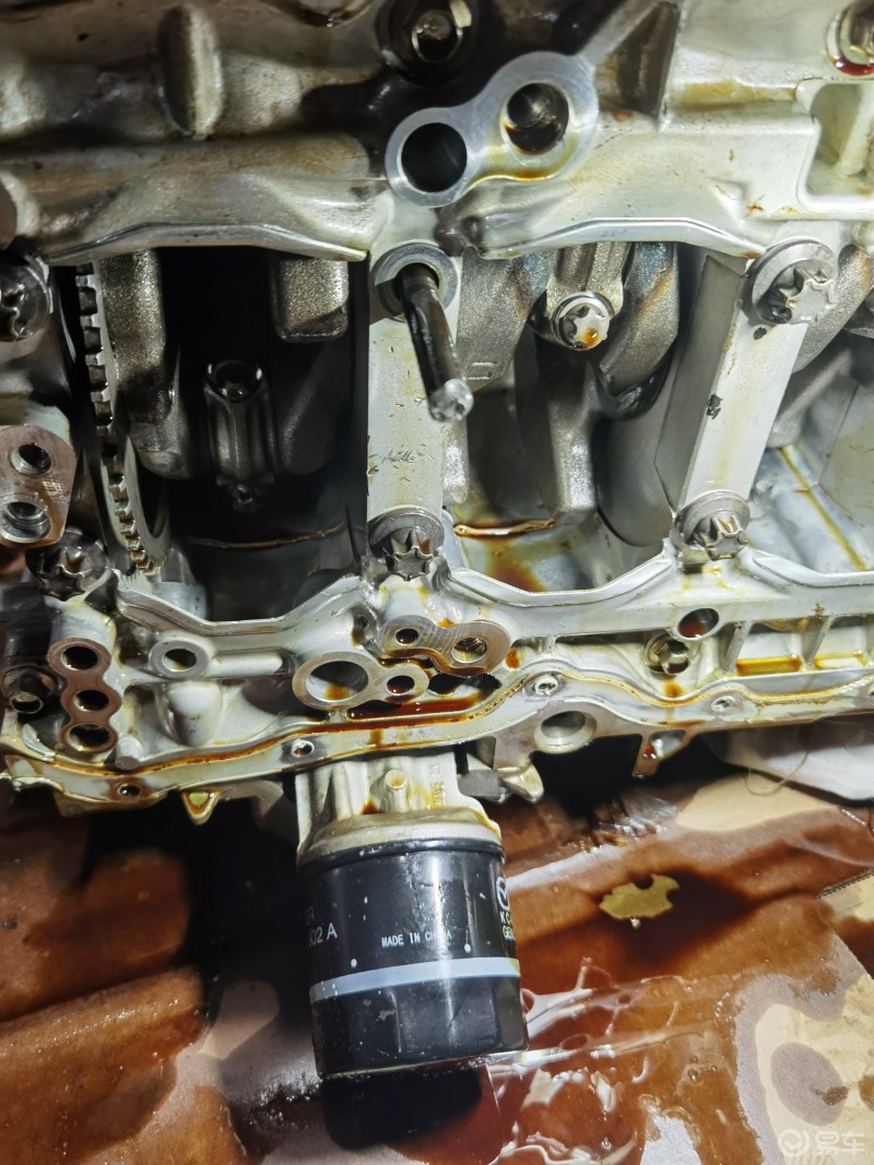 马自达发动机螺丝断裂缸体破裂