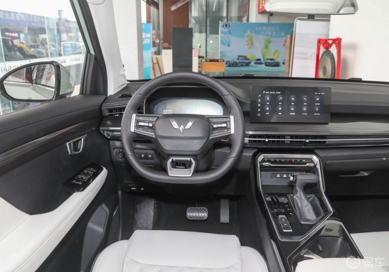 五菱星辰10萬以內緊湊型suv